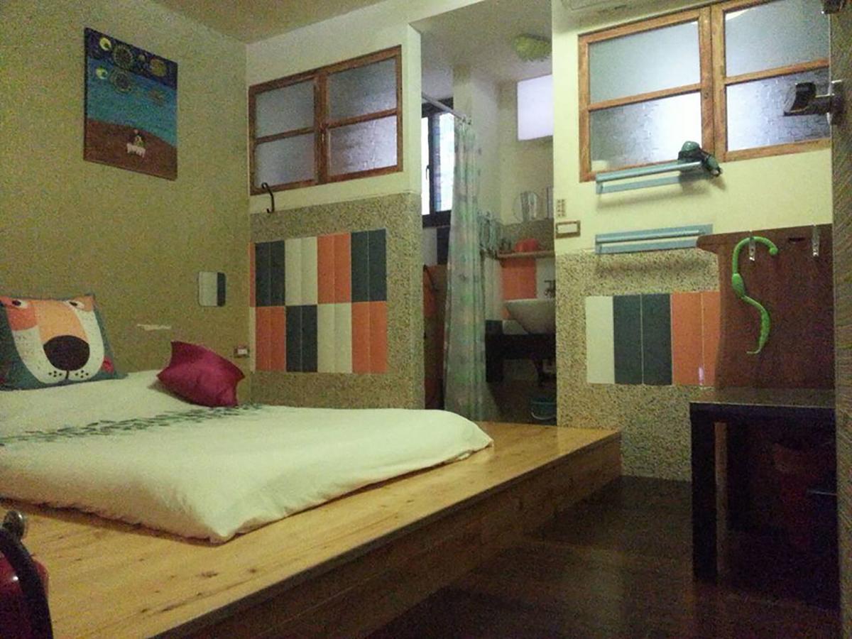 Sha Feng Lu Dian Bed & Breakfast Magong Bagian luar foto