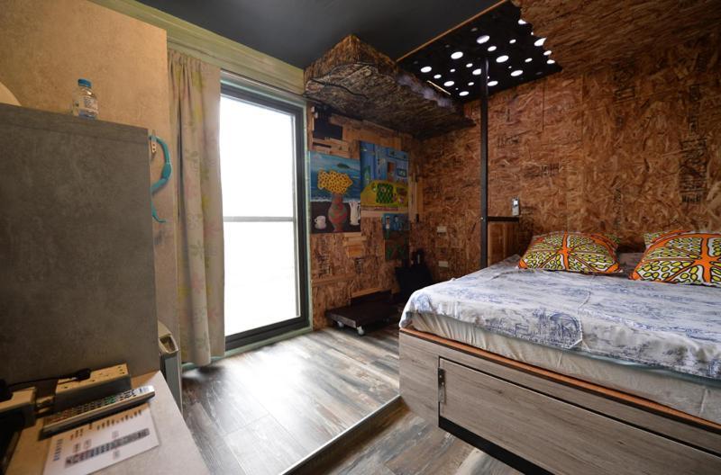 Sha Feng Lu Dian Bed & Breakfast Magong Bagian luar foto