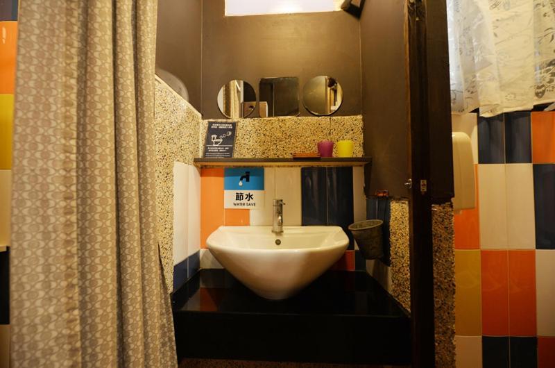 Sha Feng Lu Dian Bed & Breakfast Magong Bagian luar foto